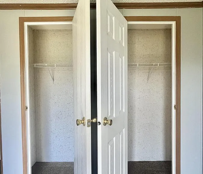 223 Bradford Ln — Photo 40