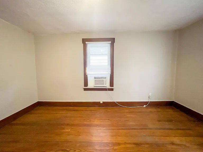 1405 W Jackson St — Photo 10