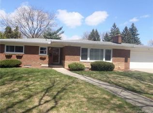 15738 Crescent Ave, Allen Park, MI 48101