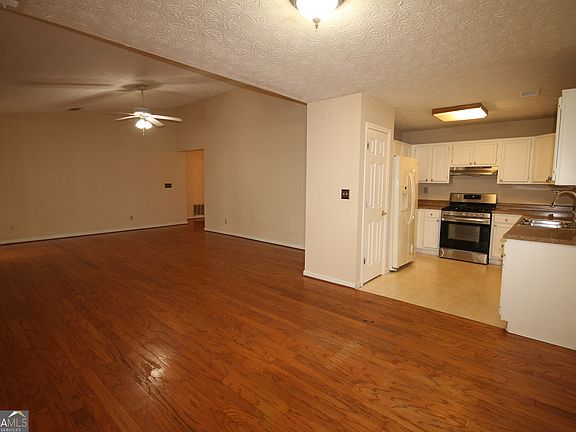 4th image of 2133 Condor Dr