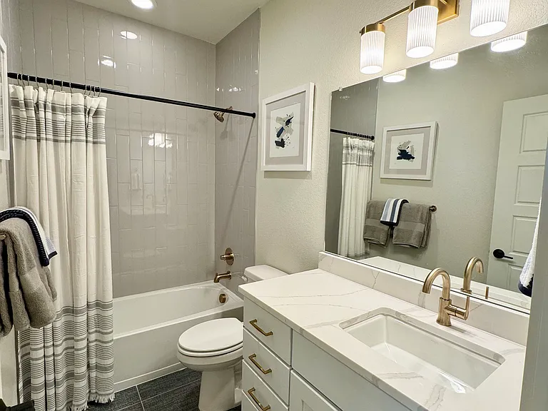 3122 W Bonfils Pl — Photo 6