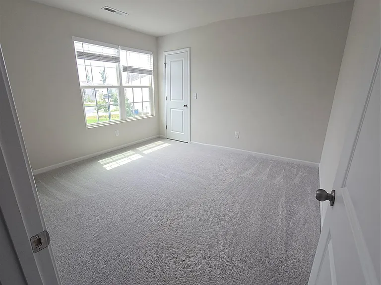 223 Brentwood Dr — Photo 10