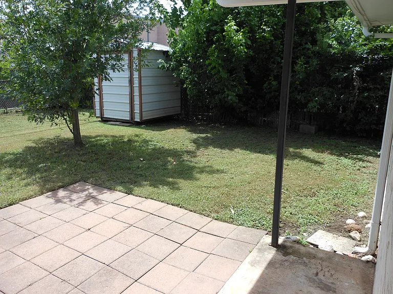 333 Briarwood Dr — Photo 16