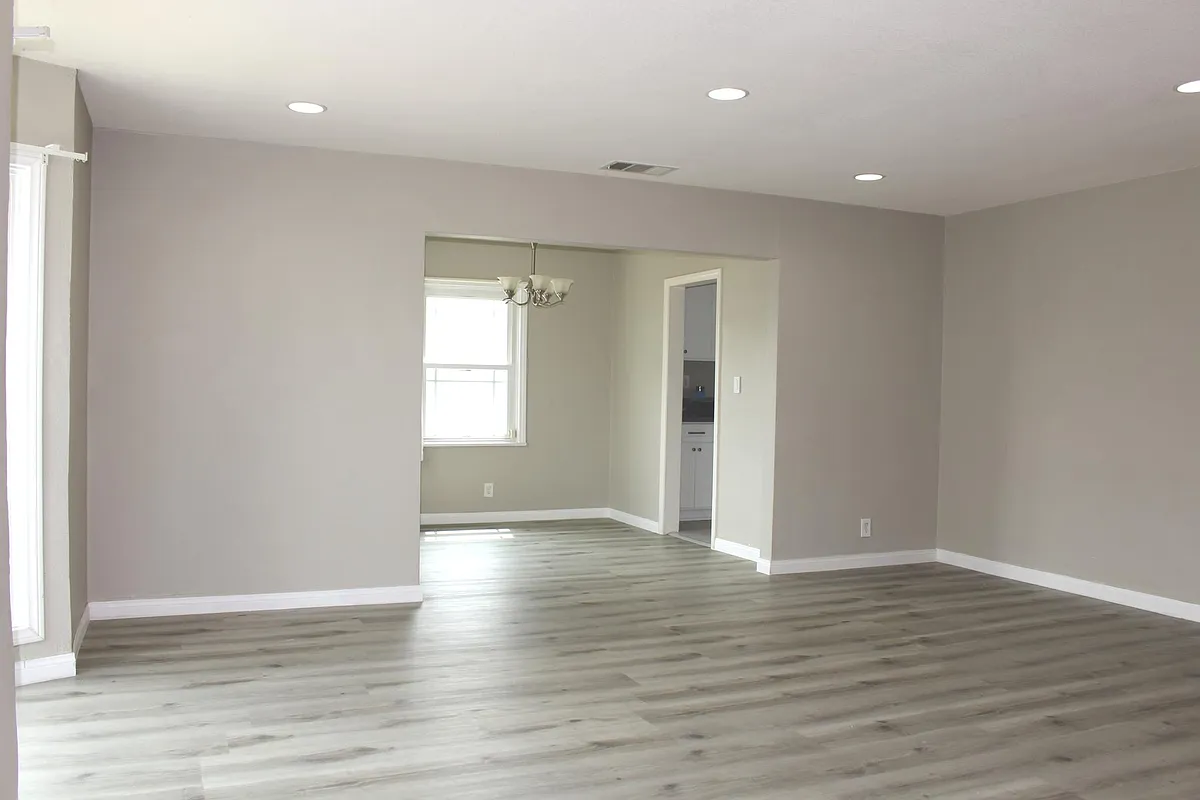 Building Photo - 10529 Cimarron St