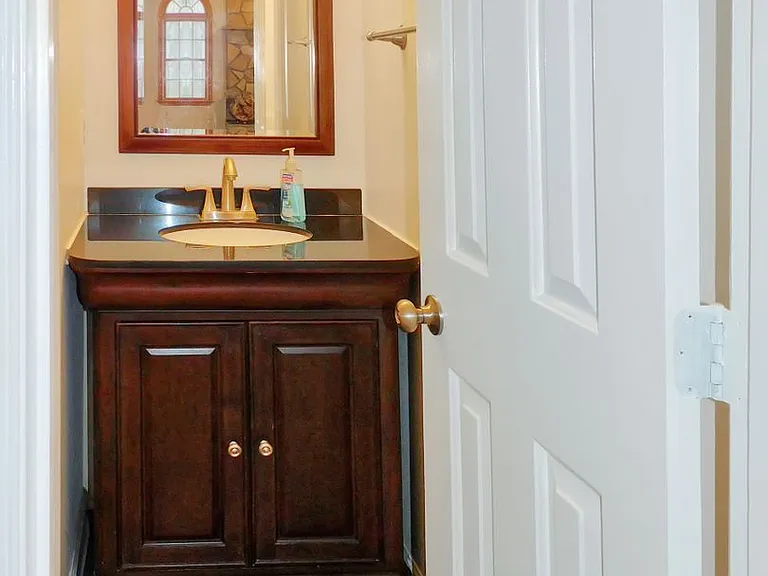 1332 Redwood Cir — Photo 9
