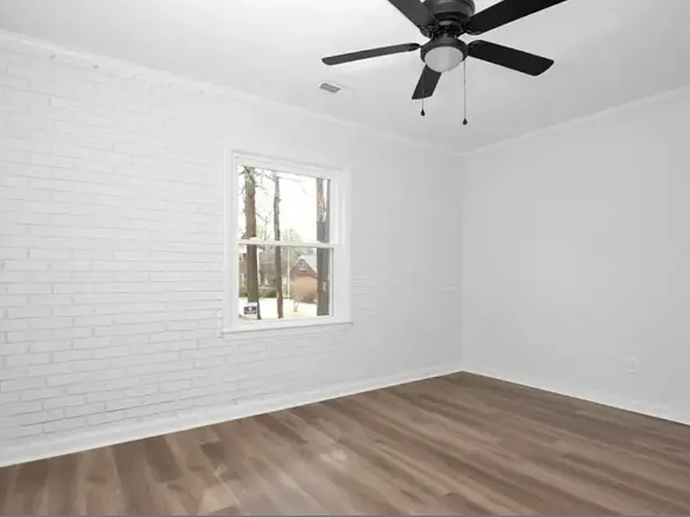 2710 Fordham Dr — Photo 14