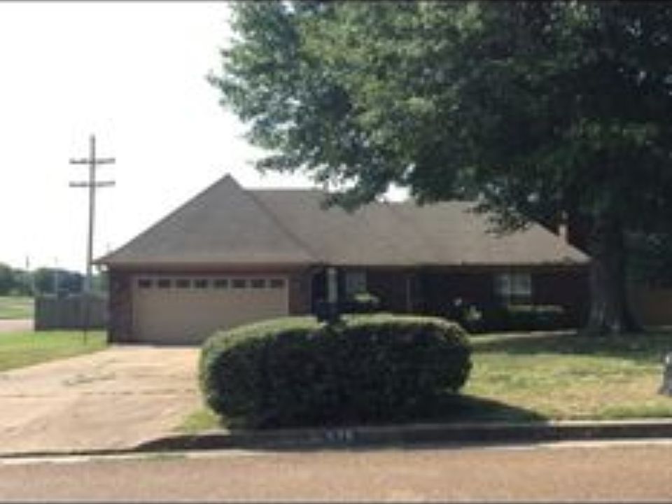 1st image of 975 Greencliff Dr