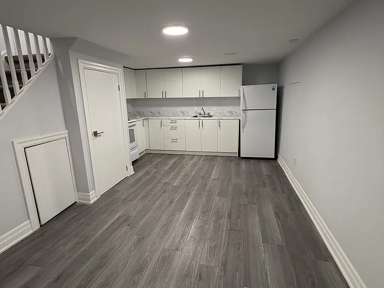 46 Dell Park Ave #1 — Photo 1