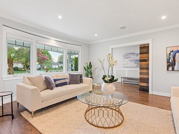 5th image of 4544 Camellia Ave
