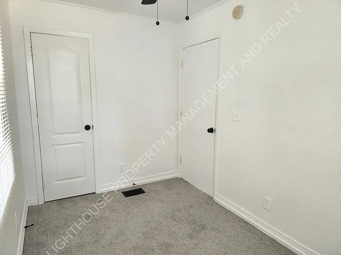 6532 Buffalo Ave — Photo 6
