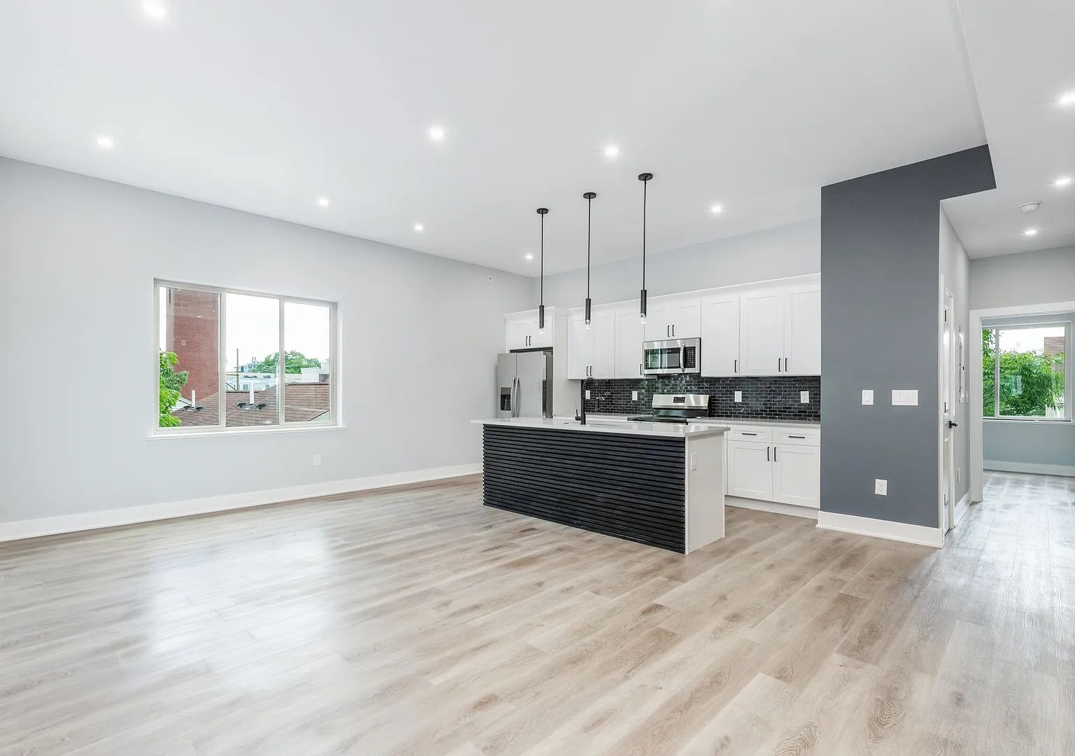 Brand New 2 Bedroom Apartment in Modern Building with Private Rooftop! Now Offering 1 Month FREE ... — Photo 2