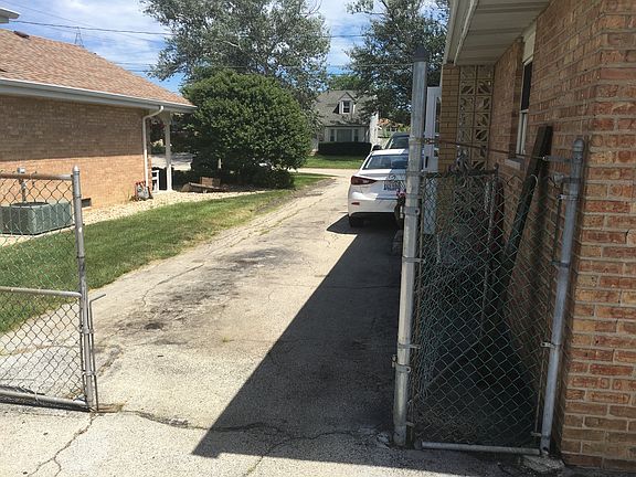 5th image of 8328 Newland Ave