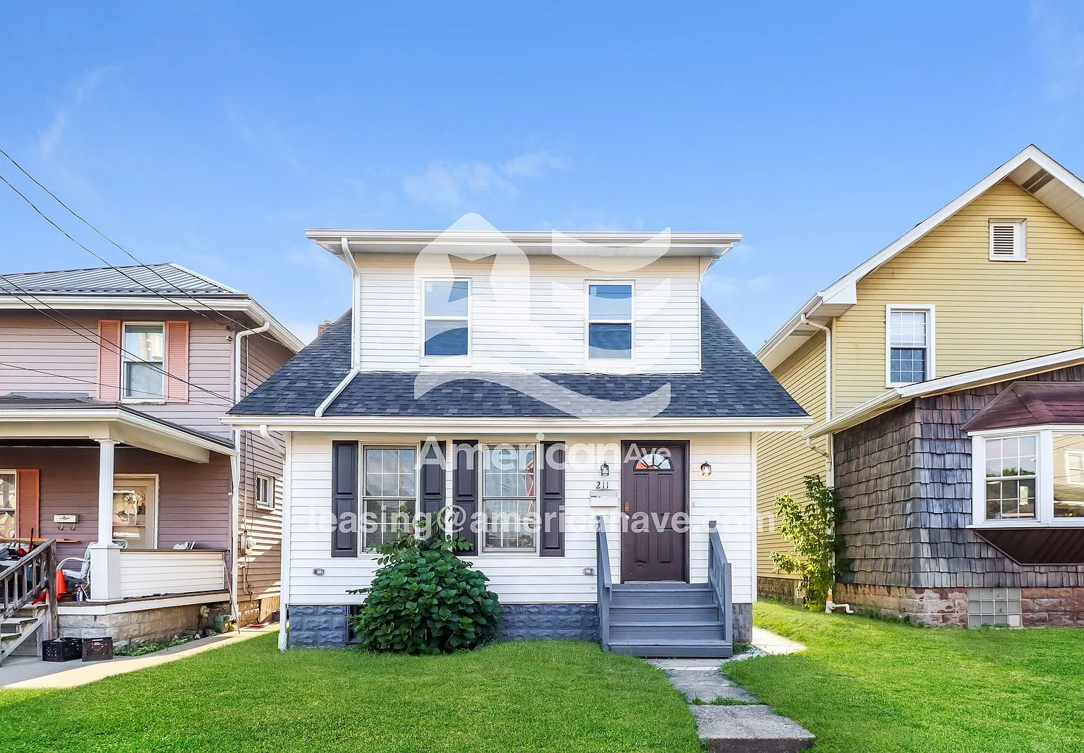 3 bed, 1.0 bath, 1430 sqft, $1,227 — Photo 1