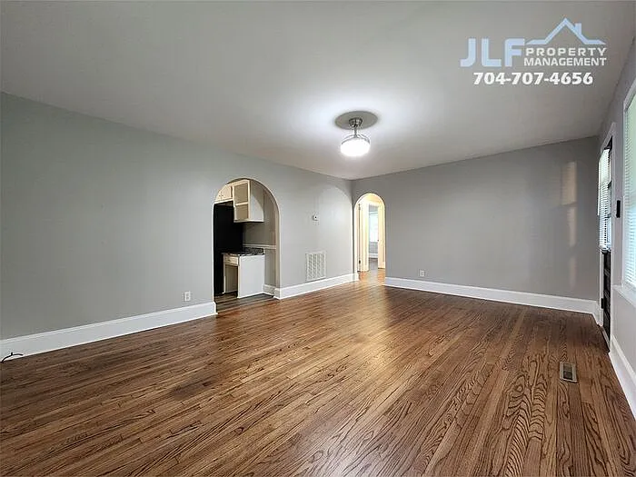 330 W Church St — Photo 3