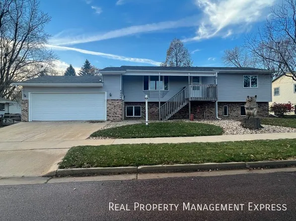 4409 E 20th St, Sioux Falls, SD 57103