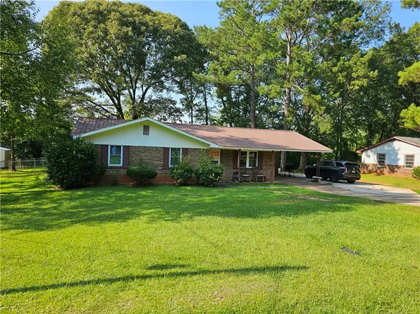 315 Martin Luther King Dr, Valley, AL 36854