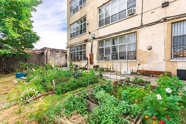 Rented by MySpaceNYC | media 21