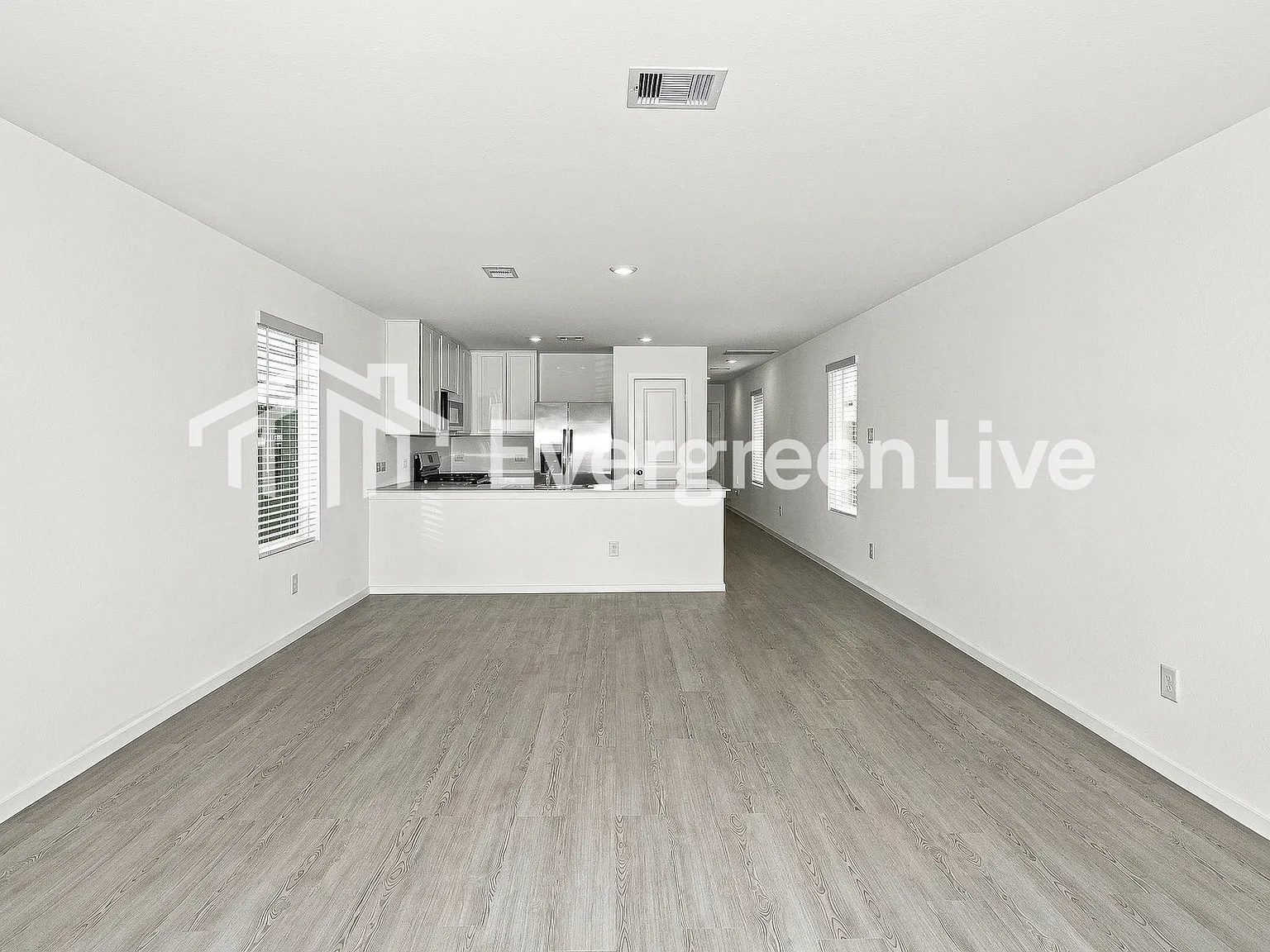 4 bed, 2.5 bath, 1535 sqft, $1,705 — Photo 2