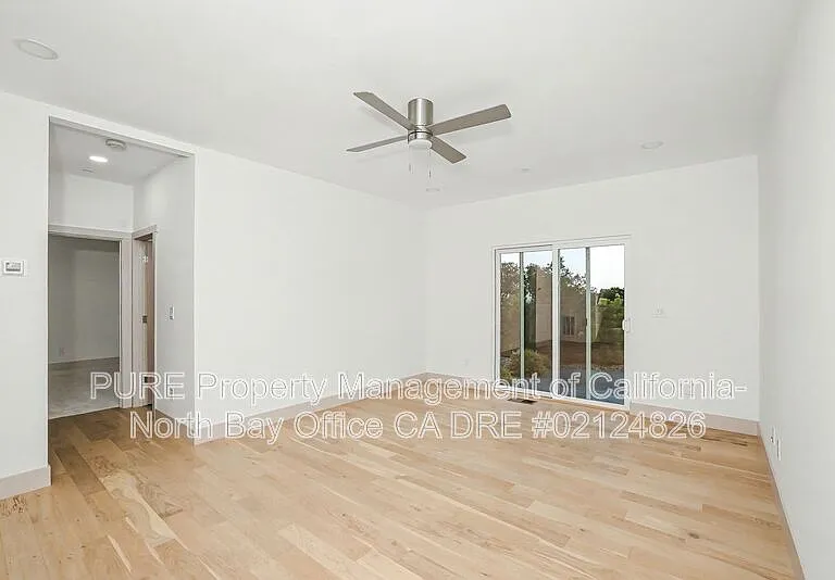 1920 Fountainview Cir — Photo 21