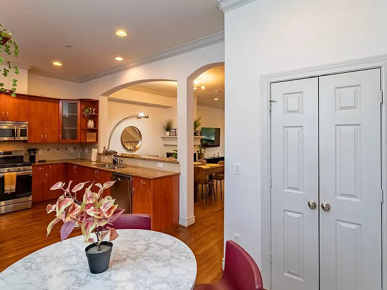 1806 Rosalie St — Photo 10