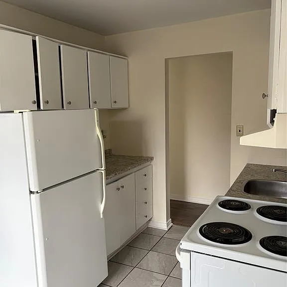 6490 Wyandotte St E #201 — Photo 6