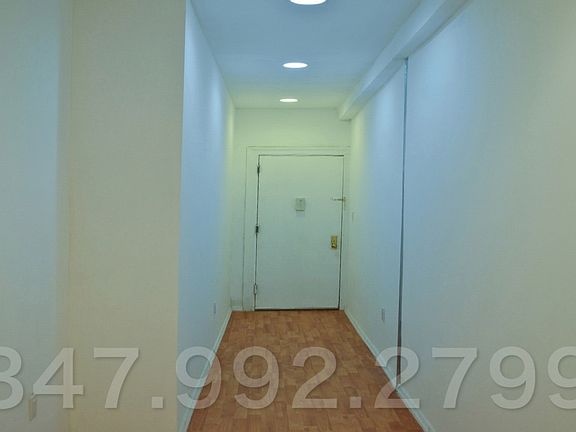 3rd image of 560 Lincoln Pl APT B