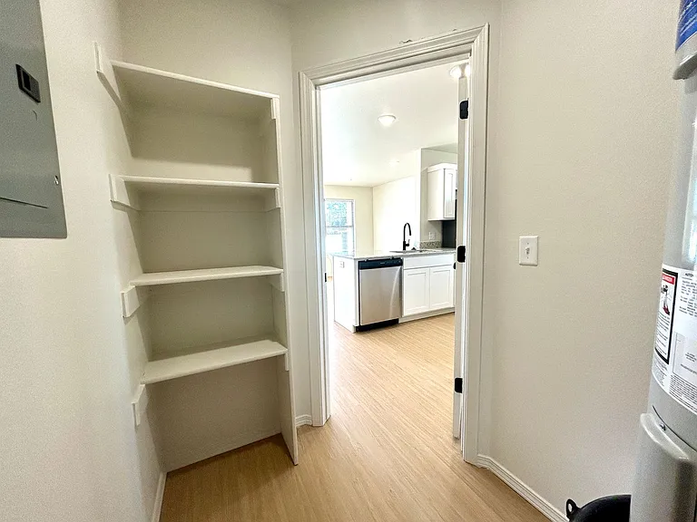 2604 N Center Street — Photo 16