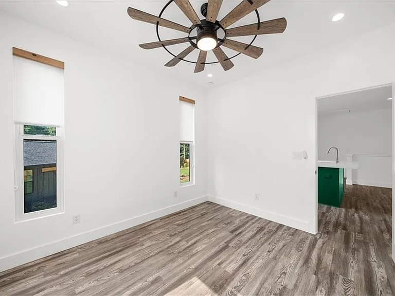 1871 Dyer Cir — Photo 29