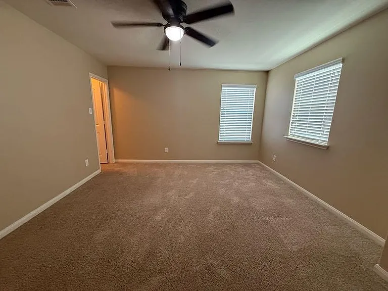 216 Continental Ave — Photo 26