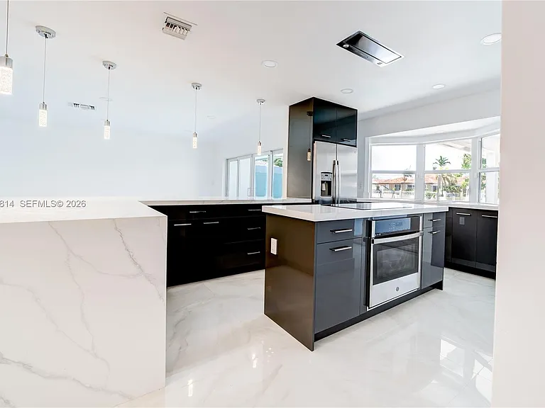 5721 Bayview Dr — Photo 12
