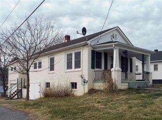 122 Mulberry St, Staunton, VA 24401