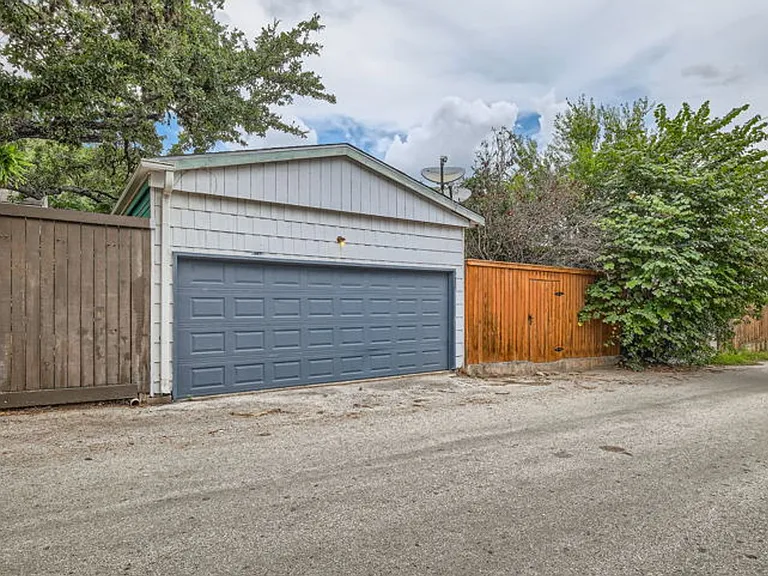 6422 Honey Hl — Photo 28