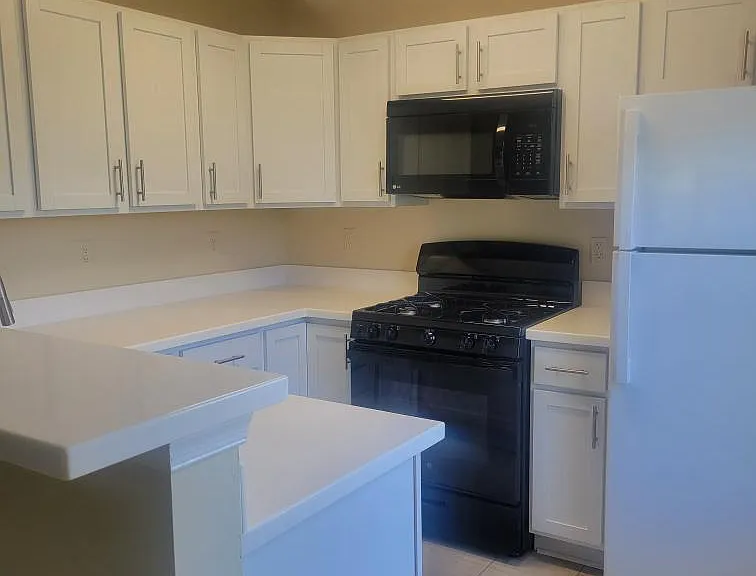 8813 Stoneridge Cir #202 — Photo 14