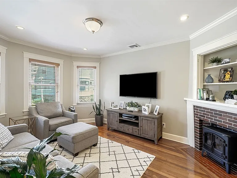 80 Westmoreland St #2 — Photo 2