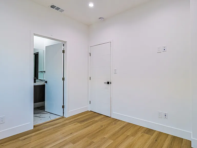 4842 W 17th St #4842 — Photo 35