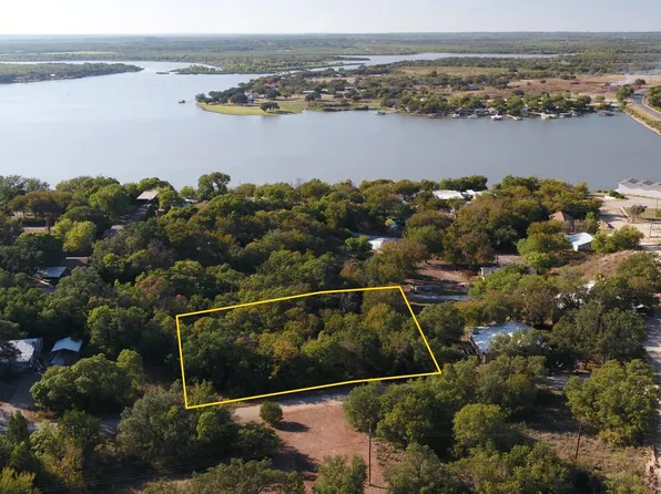 6908 Clover Leaf Dr, Brownwood, TX 76801