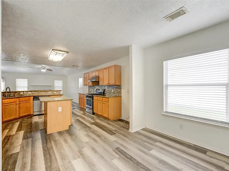 7930 Northfork Hollow Ln — Photo 16