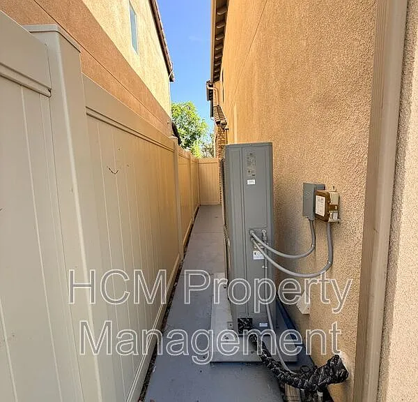 8043 E Loftwood Ln — Photo 42
