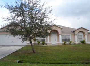 2061 SW Salvatierra Blvd, Port Saint Lucie, FL 34987