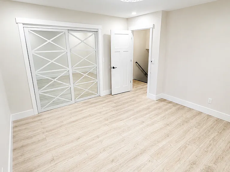 3123 Colonial Way #H — Photo 8