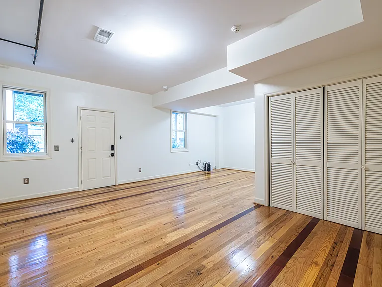 1040 Boulevard Dr NE — Photo 35