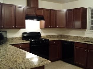 8 Keenan St, Somerset, NJ 08873