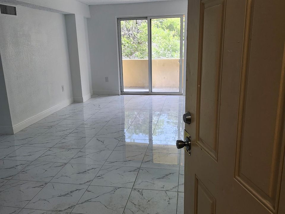 Living/Dining and balcony