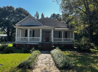218 E 2nd Ave, Red Springs, NC 28377