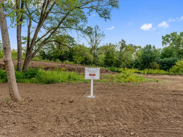 911 Maya Ct, Glen Ellyn, IL 60137