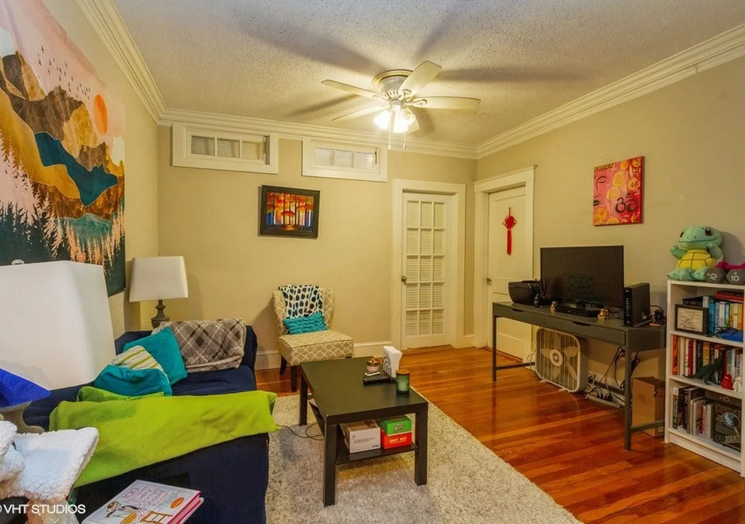 Brighton Renovated 3 Bed Condo Heat & Hot Water Included 9/1 — Photo 3