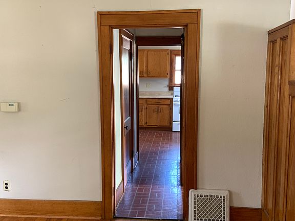 View inside front door into the kitchen