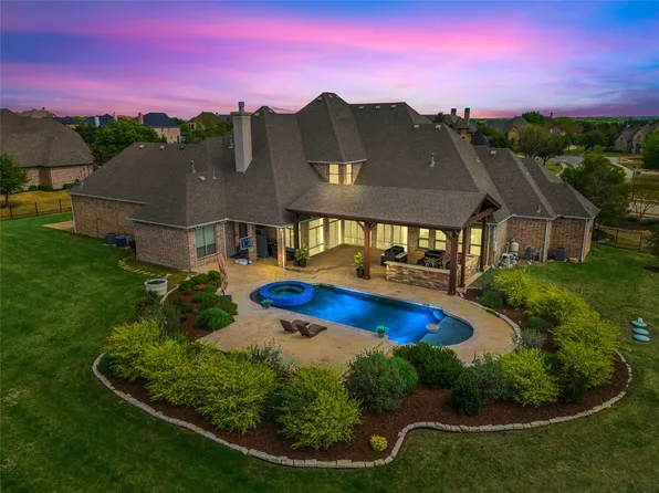 1061 Kingsbridge Ln, Heath, TX 75032