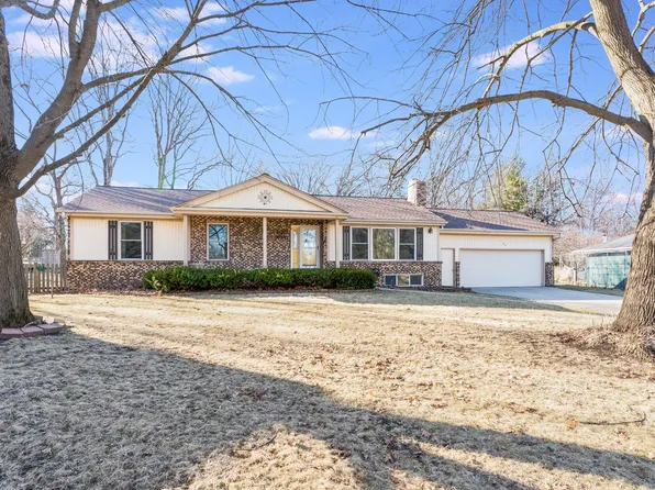 109 E Oak Knoll Dr, Hinckley, IL 60520