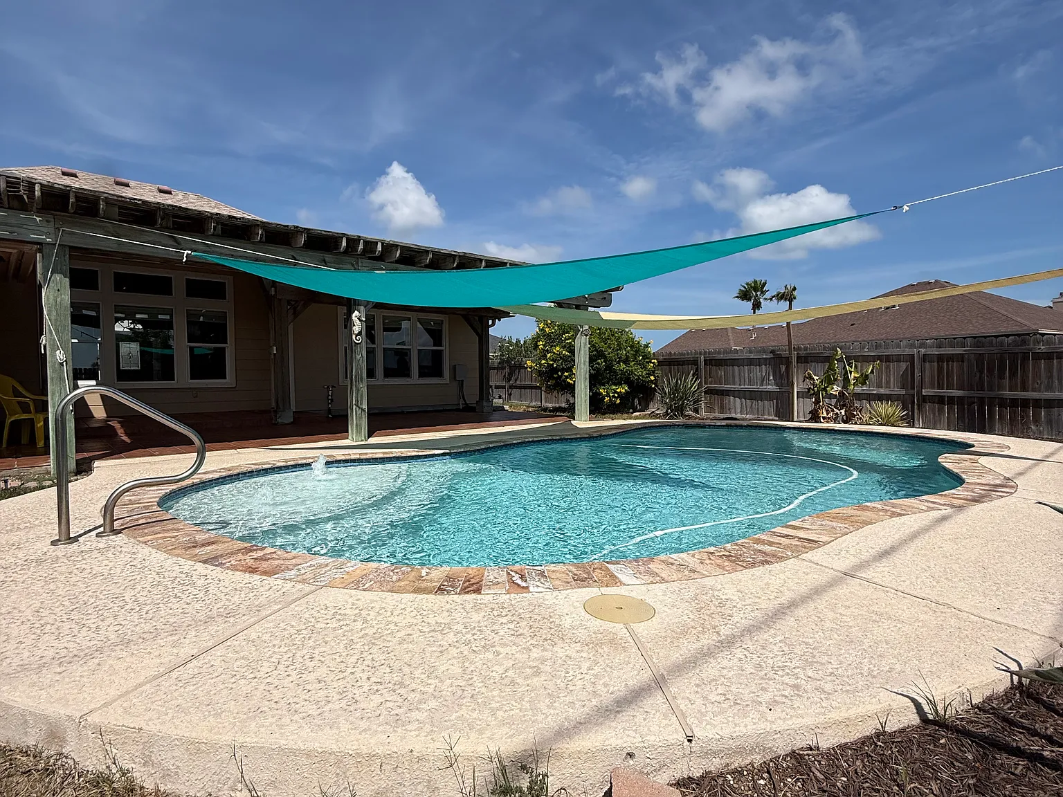4 bed, 1845 sqft, $2,850 — Photo 2